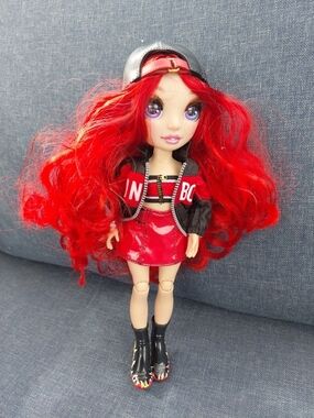 Rainbow High RUBY ANDERSON Doll Red Hair Flaming Boots Outfit Hat Jacket 2019